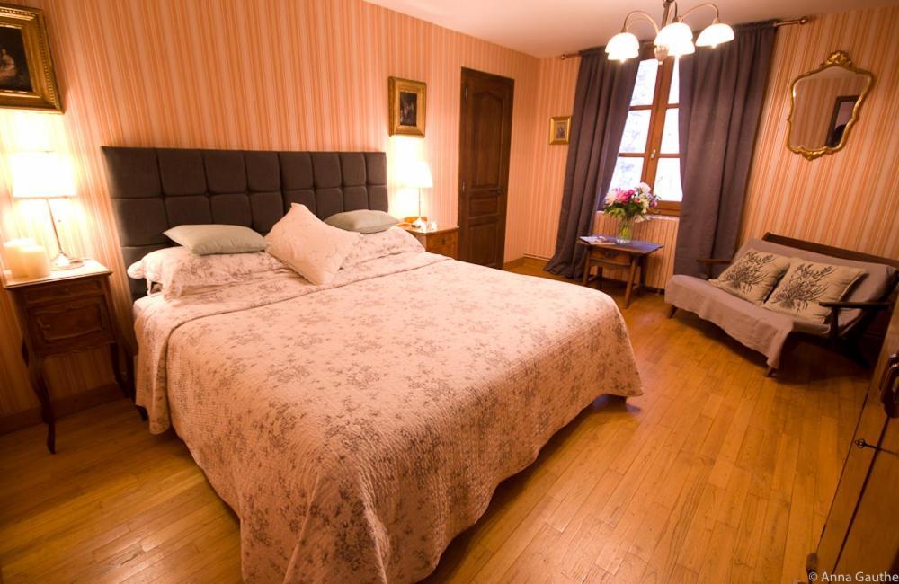 Le Cheval Blanc Bed & Breakfast Saint-Antonin Eksteriør bilde